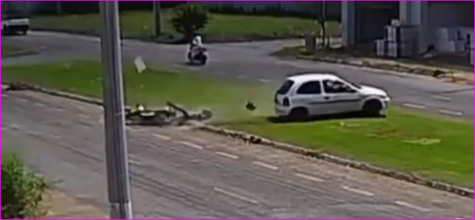 Acidente na Avenida Pupunha deixa motociclista ferido