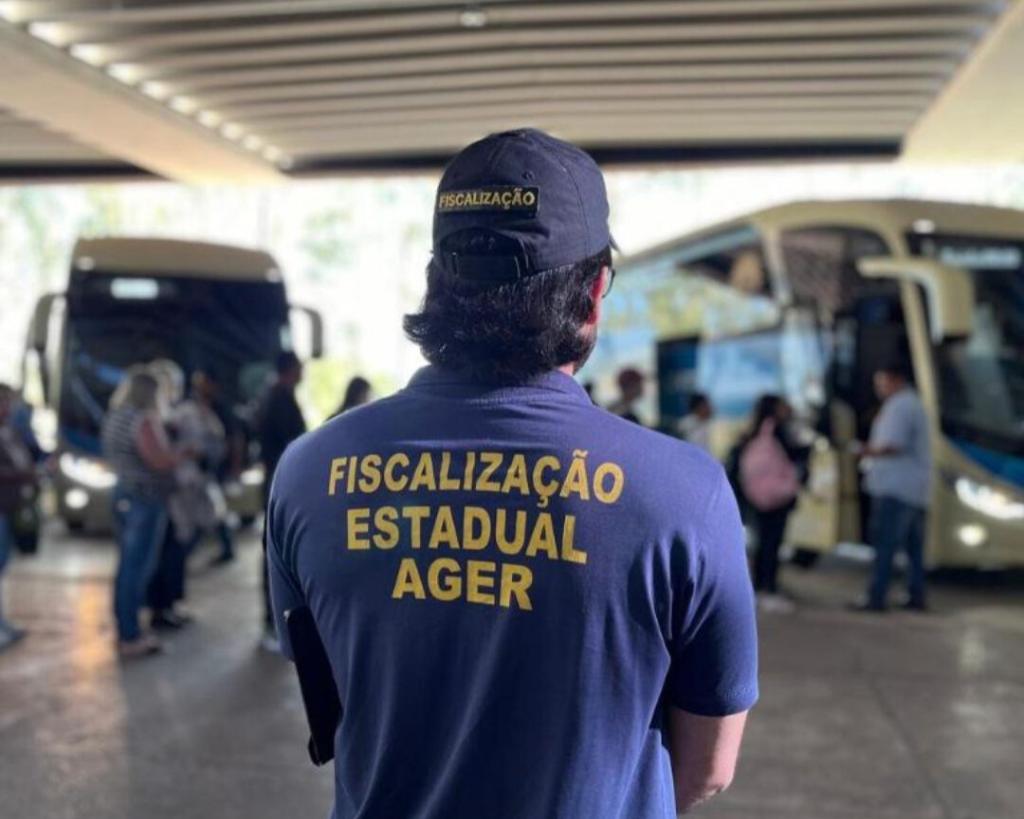 Ager fiscaliza transporte intermunicipal em Cuiabá