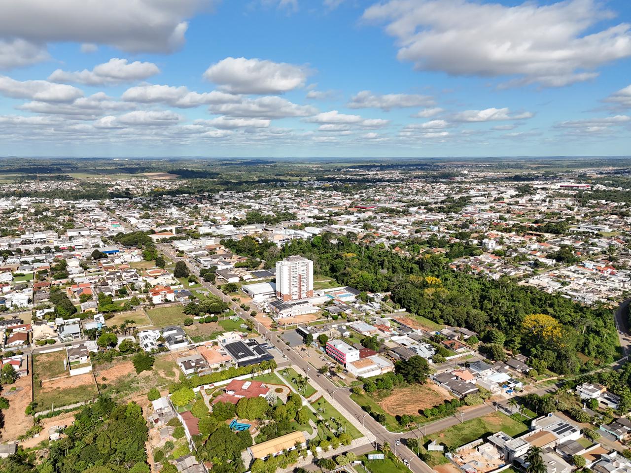 Alta Floresta compra dois caminhões por R$ 1,46 milhão