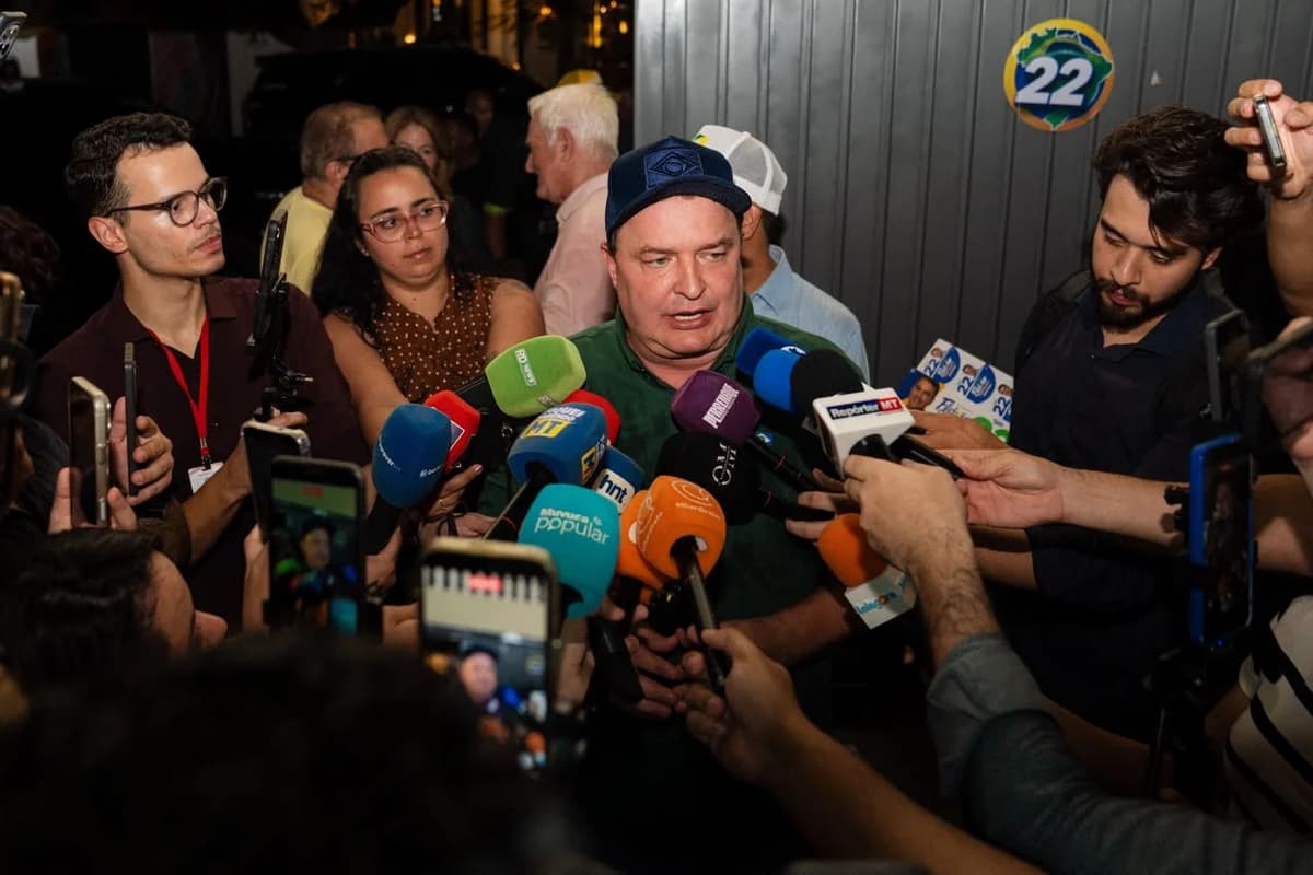 Apoiadores miram liderança em votos para Flávio Bolsonaro em MT