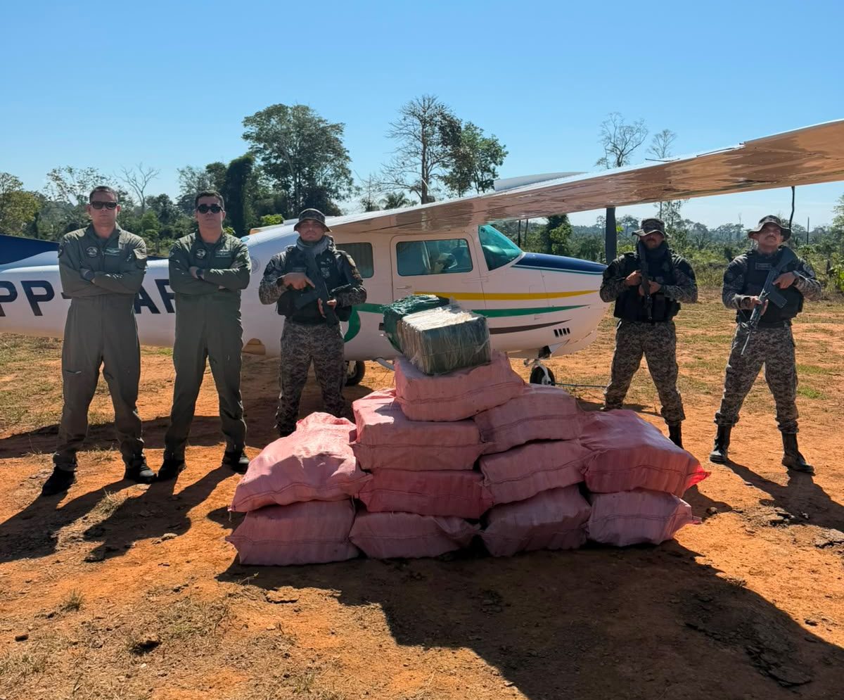 Apreensão de 12 fardos de maconha em Juína