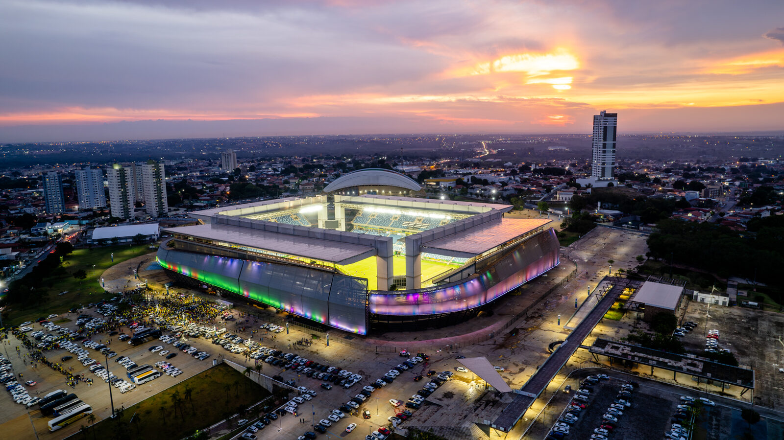 Arena Pantanal atrai mais de 1,4 mil visitantes em Cuiabá, MT
