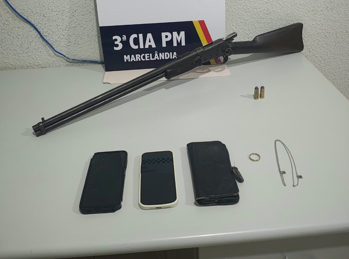 Arma apreendida e dupla conduzida em Marcelândia MT