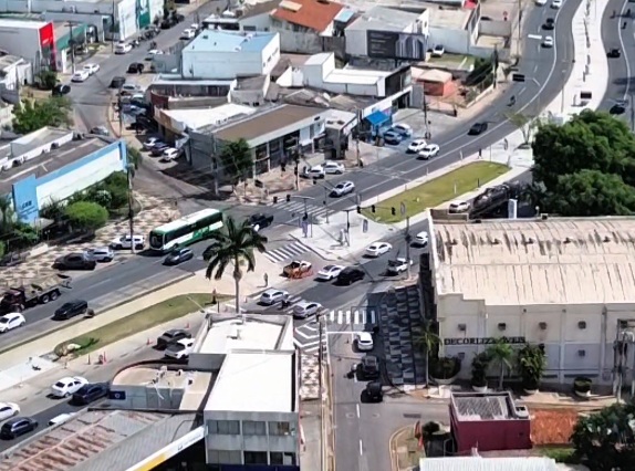 Avenida do CPA em MT adota laçada de quadra para retorno