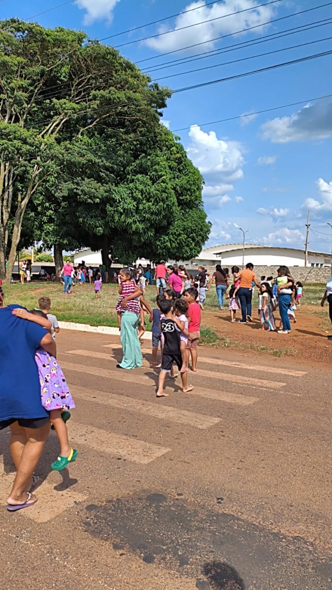 Avião cai em creche em Campo Verde e piloto fica ferido