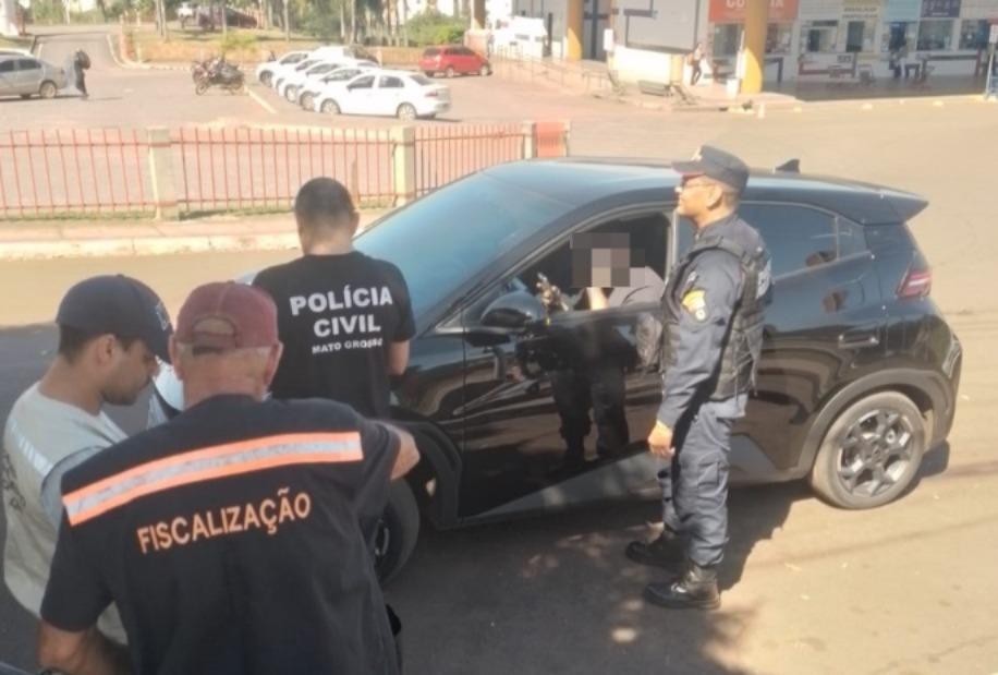 Blitz fiscaliza apps de transporte em Barra do Garças