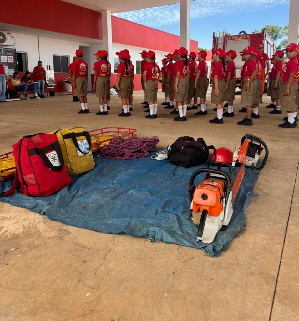 Bombeiros do Futuro treinam alunos em Primavera