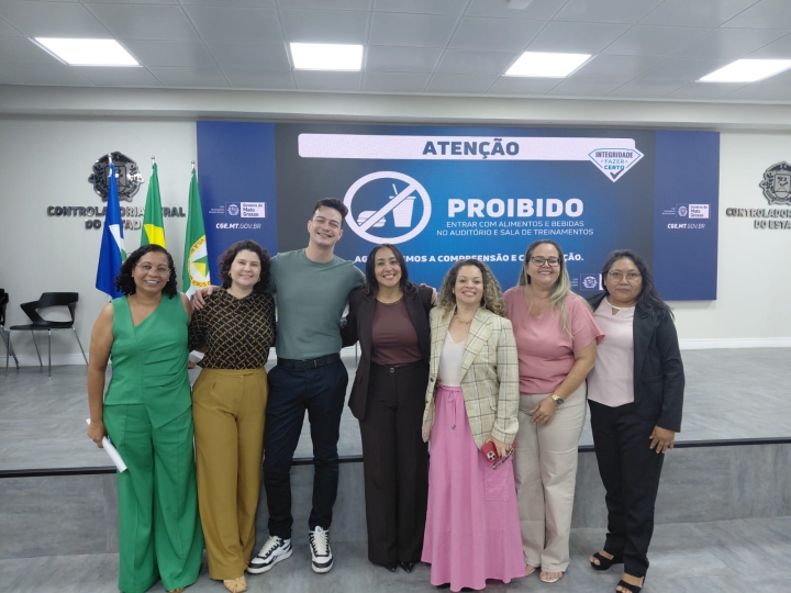 Cáceres expõe modelo da Casa Belbelita em evento estadual em Cuiabá