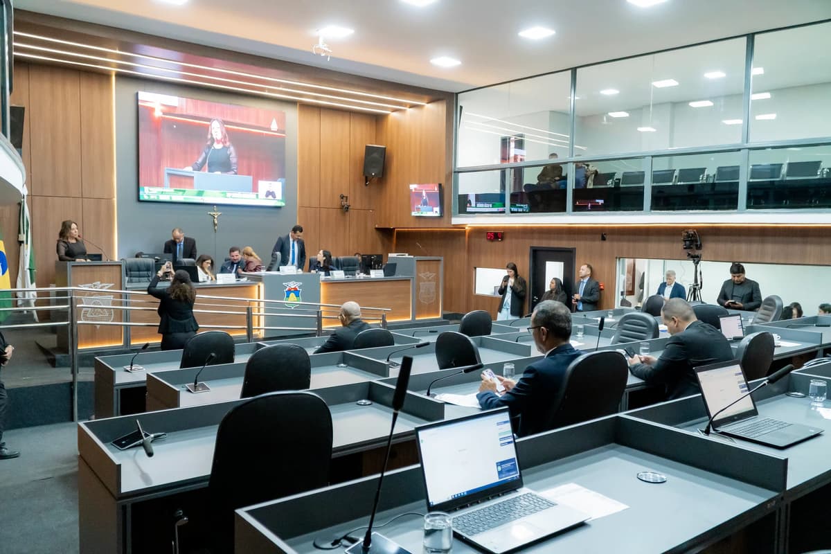 Câmara aprova projeto para enviar moradores de rua de volta ao lar em Cuiabá