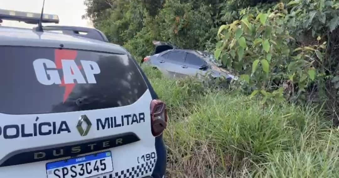 Carro com sangue e marcas de capotamento é achado em Sinop
