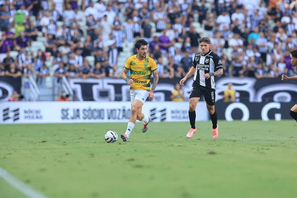 Cuiabá bate Ceará fora e respira na Série B em MT
