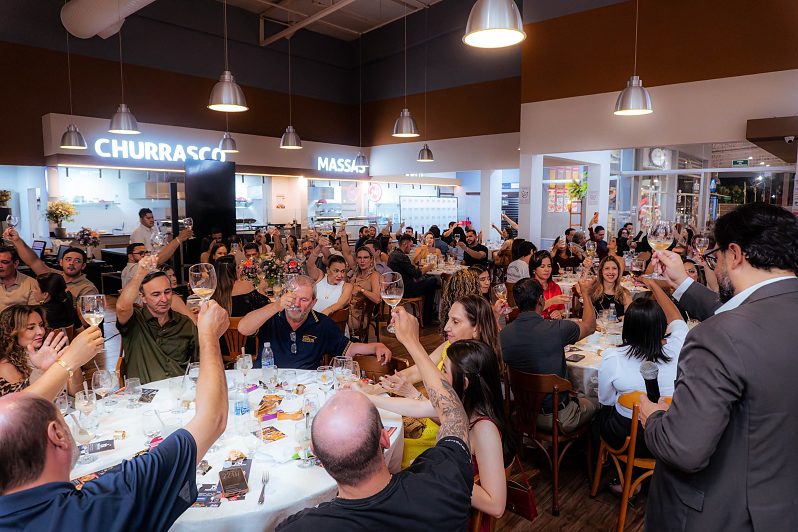 Degustação de vinhos reúne apreciadores em Cáceres