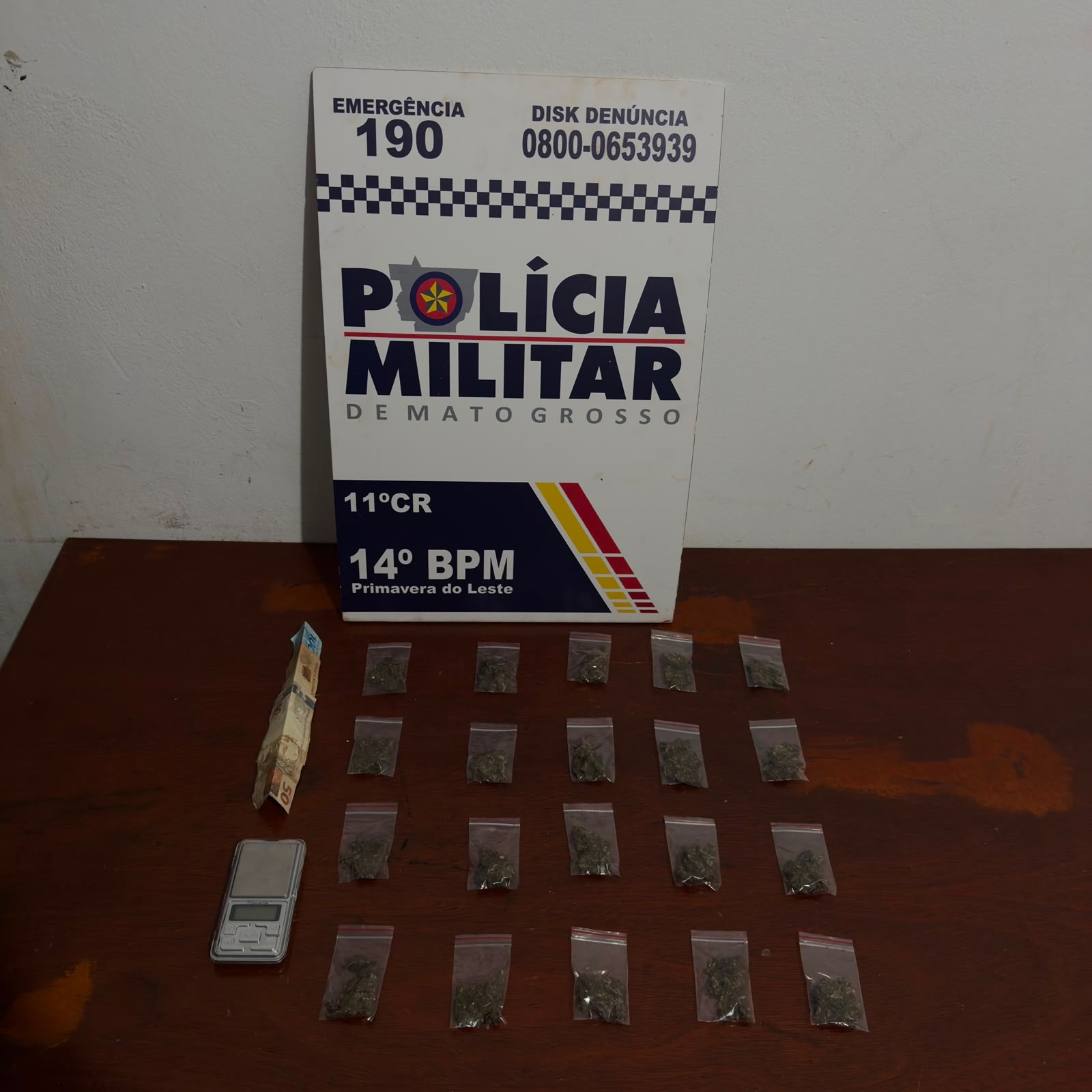 Denúncia de violência termina com prisão por tráfico em Primavera