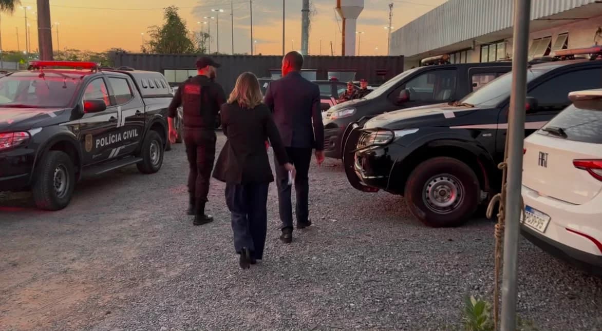 Dois advogados são flagrados com uísque na PCE em Cuiabá