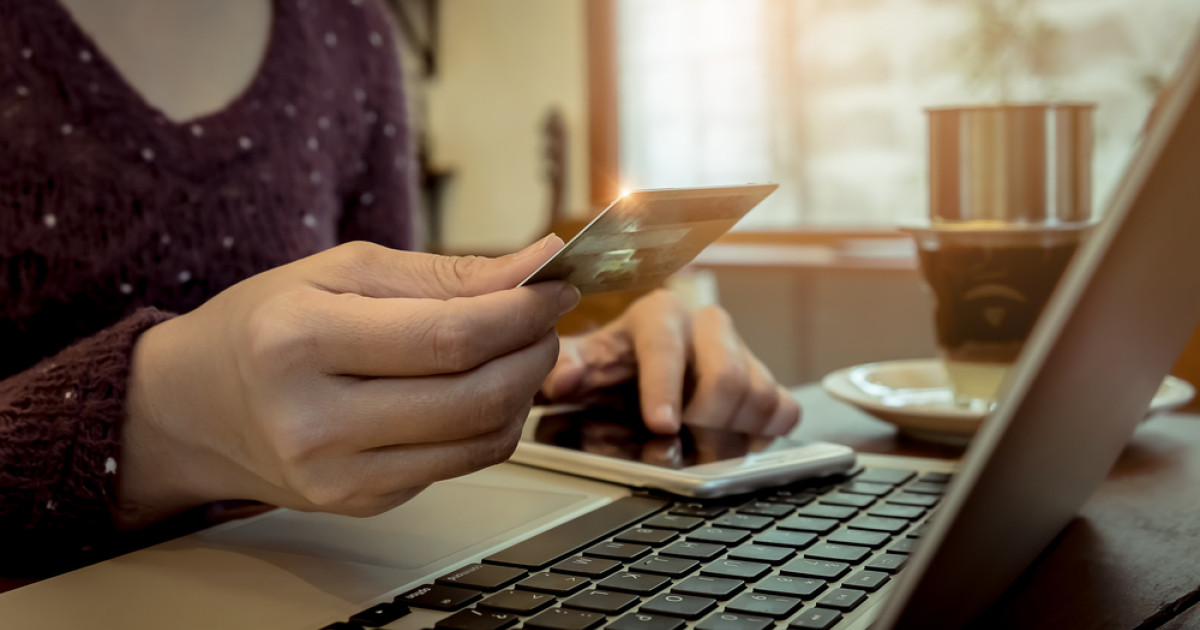 Eleições travam consumo e varejo se prepara para Black Friday
