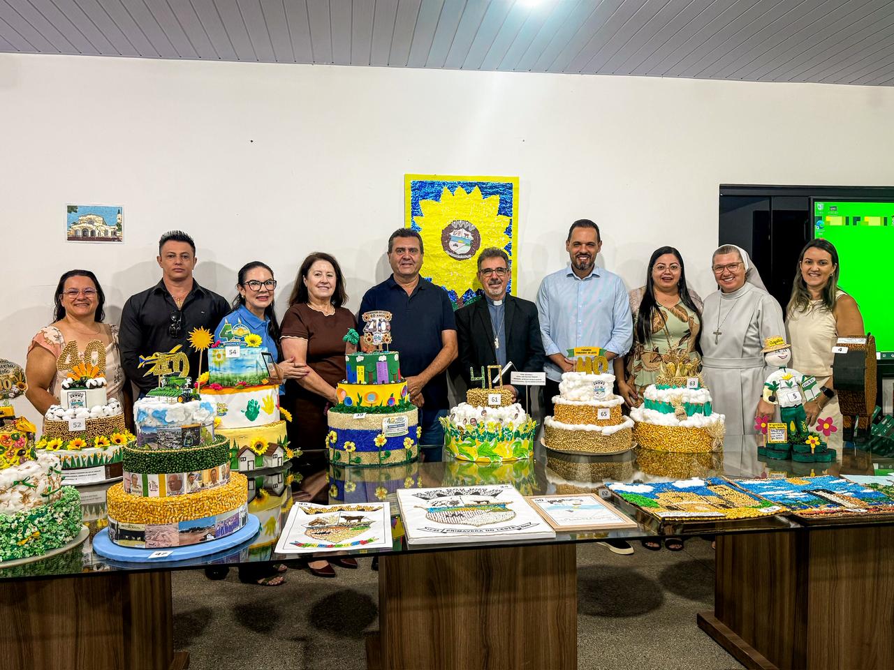 Escolas de Primavera do Leste apresentam projetos dos 40 anos da cidade em votação no Paço Municipal