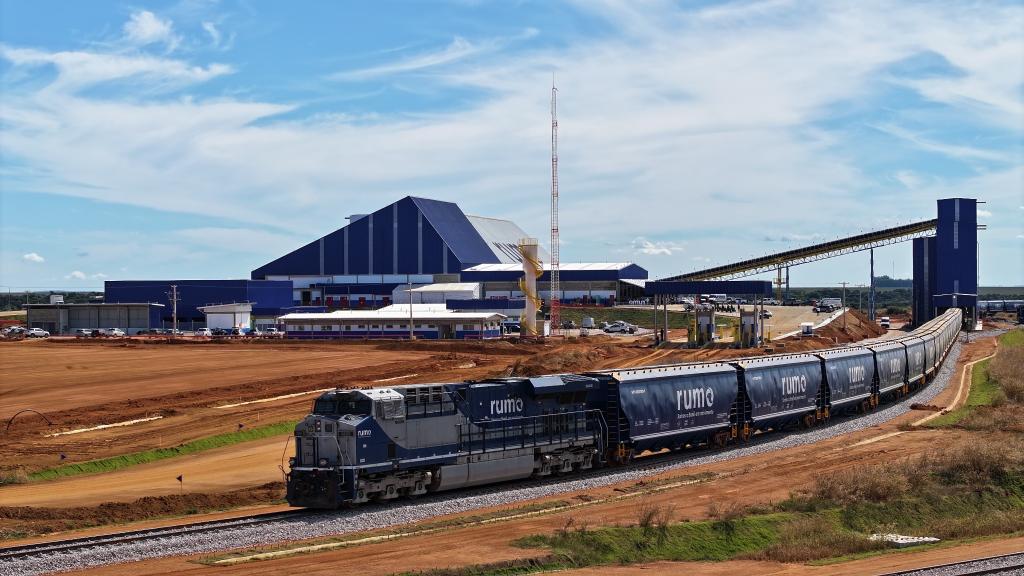 Ferrovia estadual é inaugurada em MT com 162 km