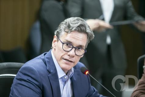 Governo de MT avalia demissão voluntária e uso de IA na gestão