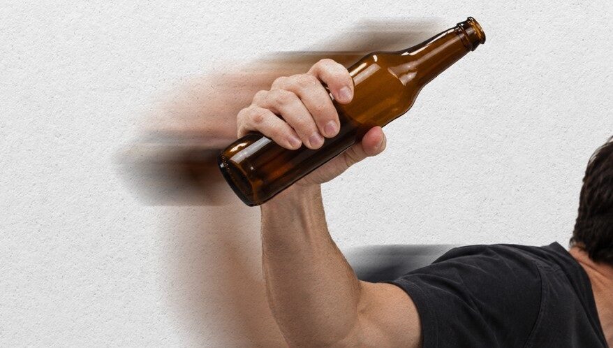Guarantã do Norte: homem sofre corte perto do olho com garrafa