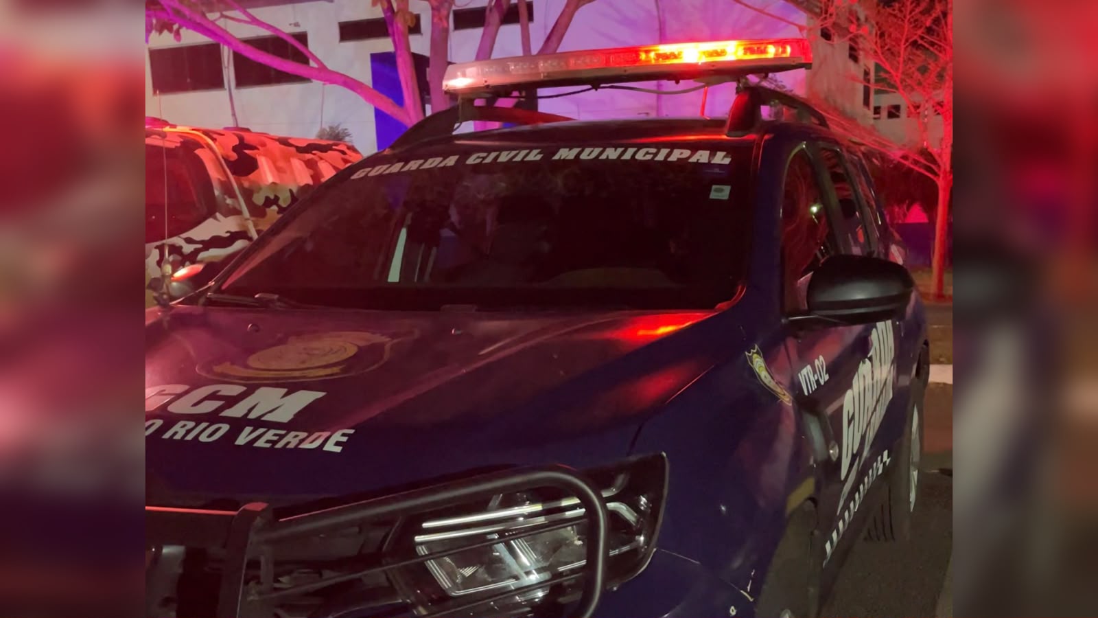 Homem é preso após ameaçar filho com faca em Lucas do Rio Verde