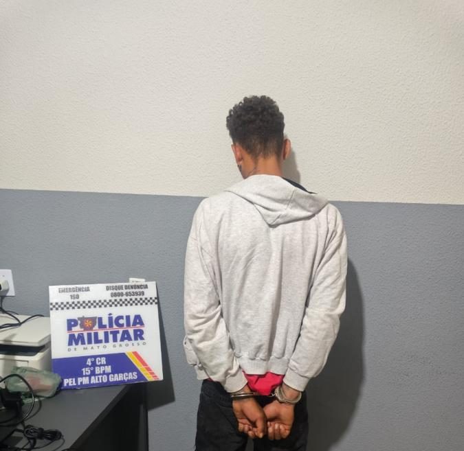 Homem é preso após espancar namorada e ferir irmã em Alto Garças