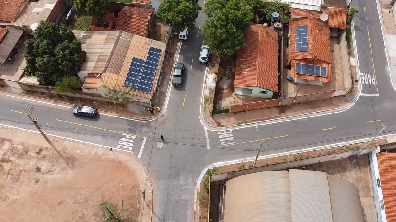Jardim Presidente II recebe asfalto após 40 anos em MT