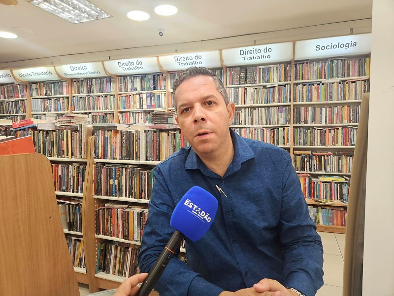 Livrarias de MT registram retomada com foco contra telas