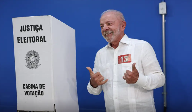 Lula vence eleição em 2026 e conquista quarto mandato presidencial