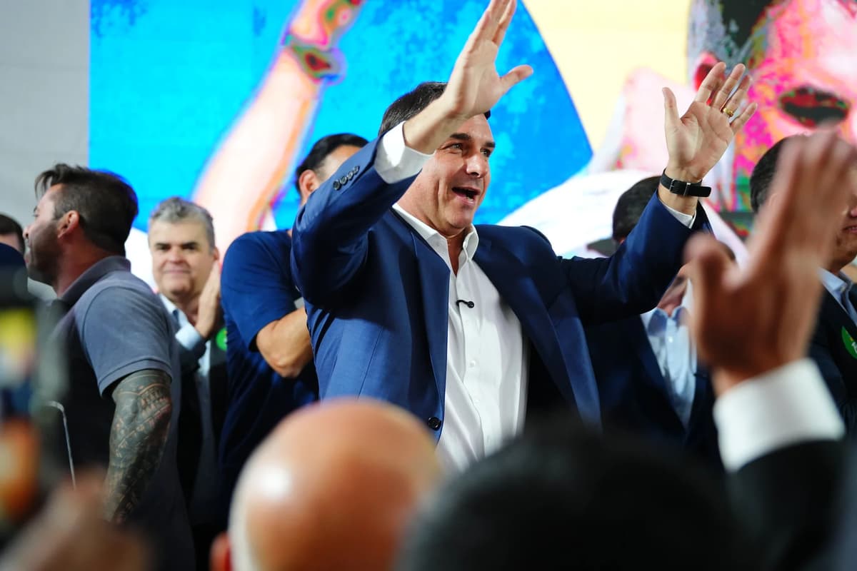 Manifesto em MT contesta Flávio Bolsonaro e reúne 42 entidades