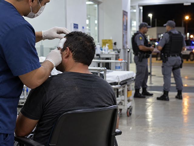 Marido é esfaqueado na testa pela esposa em Sorriso