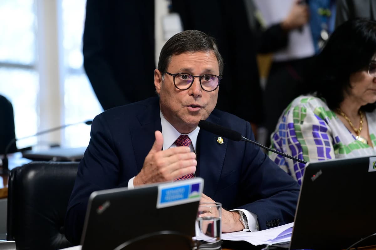 Mauro Carvalho nega acordo da Oi e operação em Mato Grosso