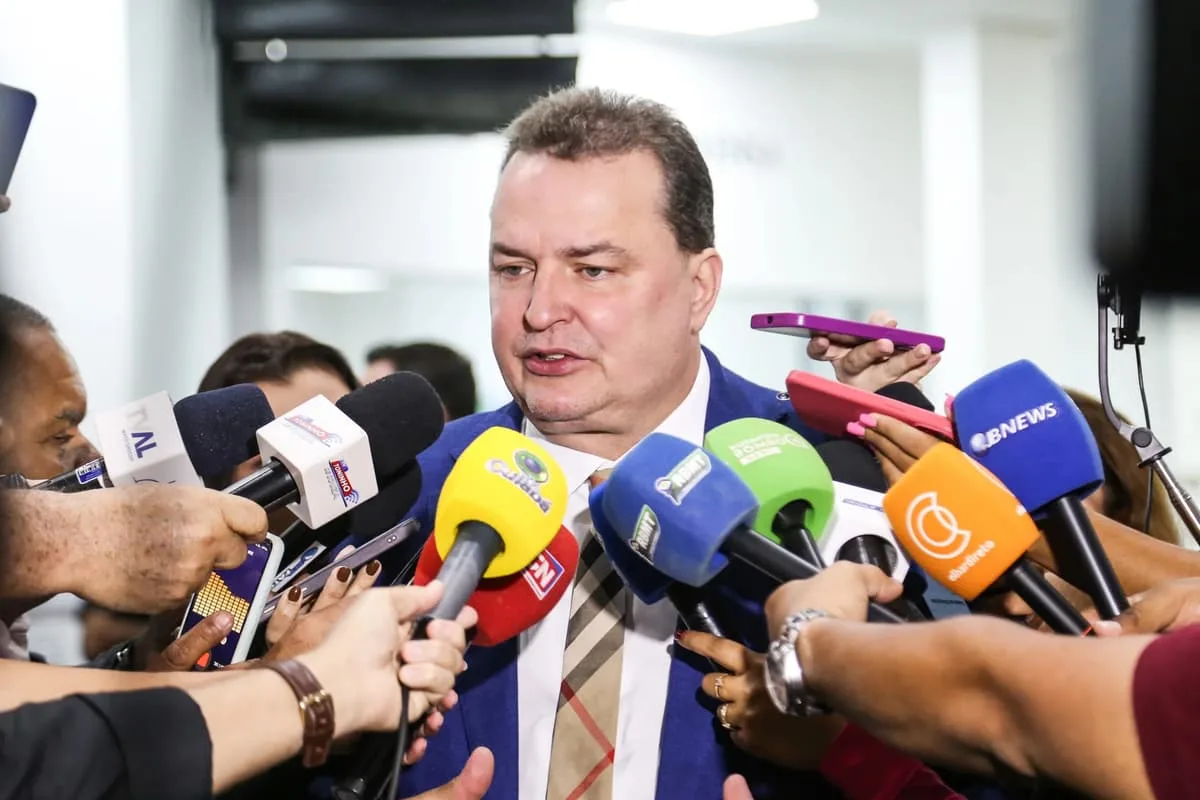 Max rebate Abilio e diz que prefeito ignora status do Júlio Müller em MT