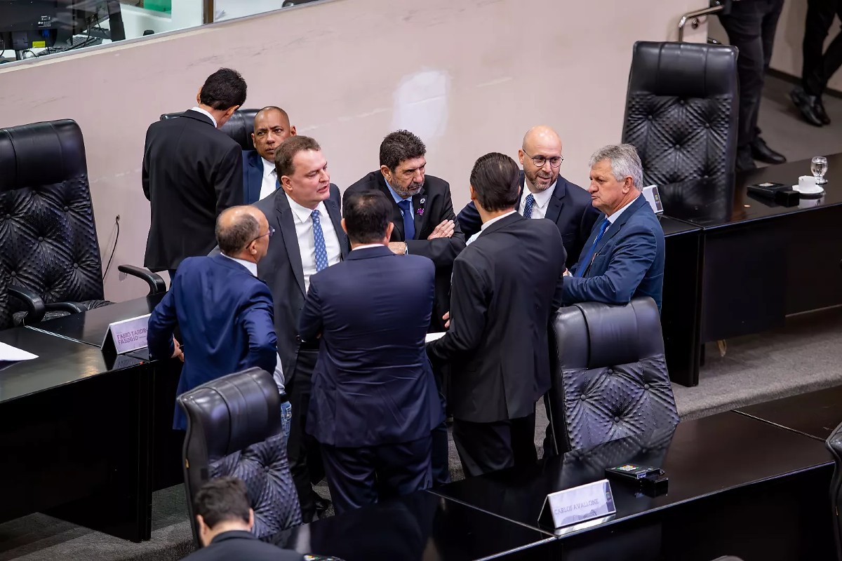 Max Russi avalia CPI da Oi em Mato Grosso