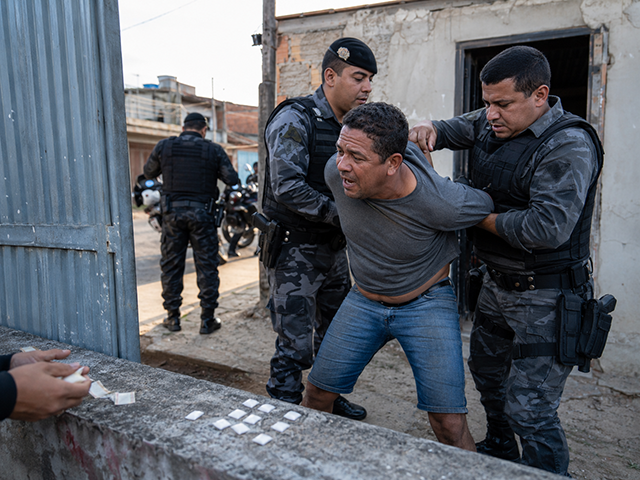 Membro de facção é preso com cocaína após agredir PM em Sorriso
