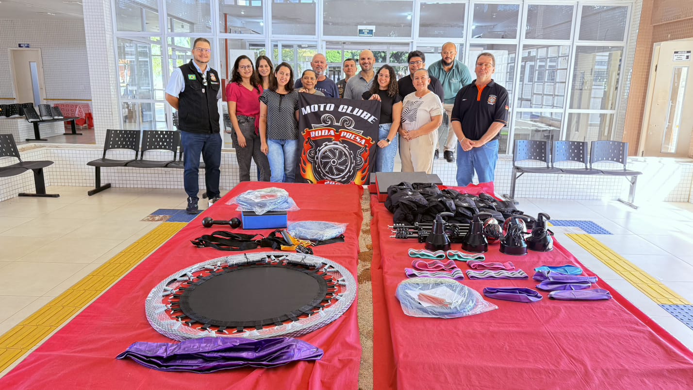 Moto clube doa equipamentos de fisioterapia ao CER em Mato Grosso