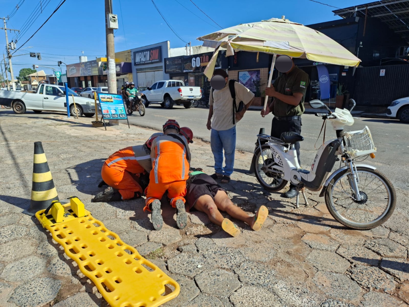 Motociclista ferido em batida com carro em Cáceres, MT