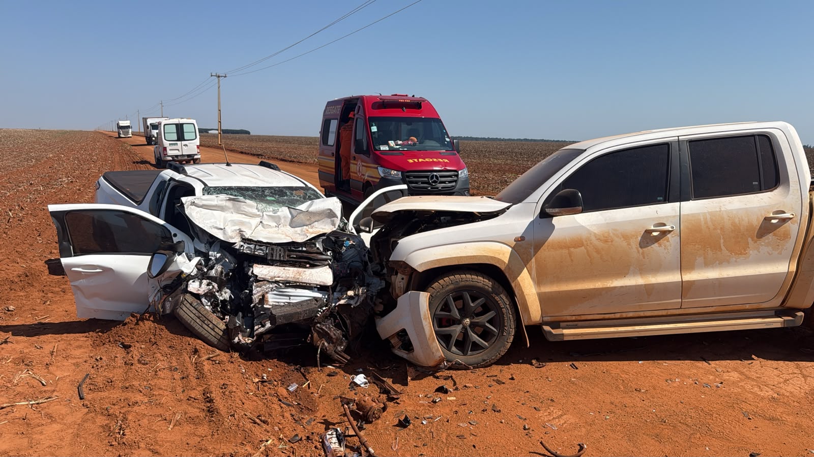 Motorista é resgatado preso a carro após batida em Nova Mutum MT
