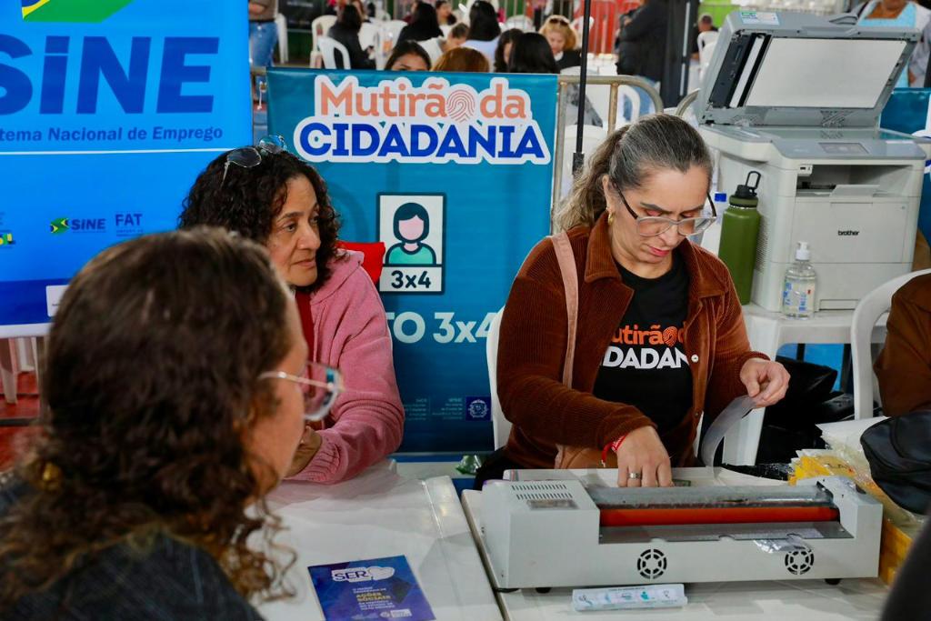 Mutirão leva serviços gratuitos e atende moradores em Cuiabá