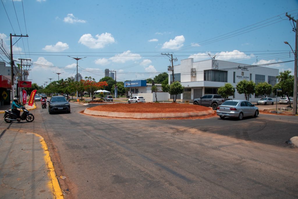 Nova rotatória na avenida Lions melhora trânsito em Rondonópolis