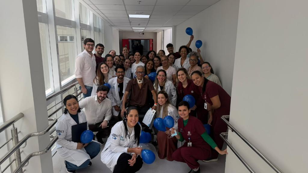 Paciente reaprende a falar e andar após 100 dias em hospital de MT