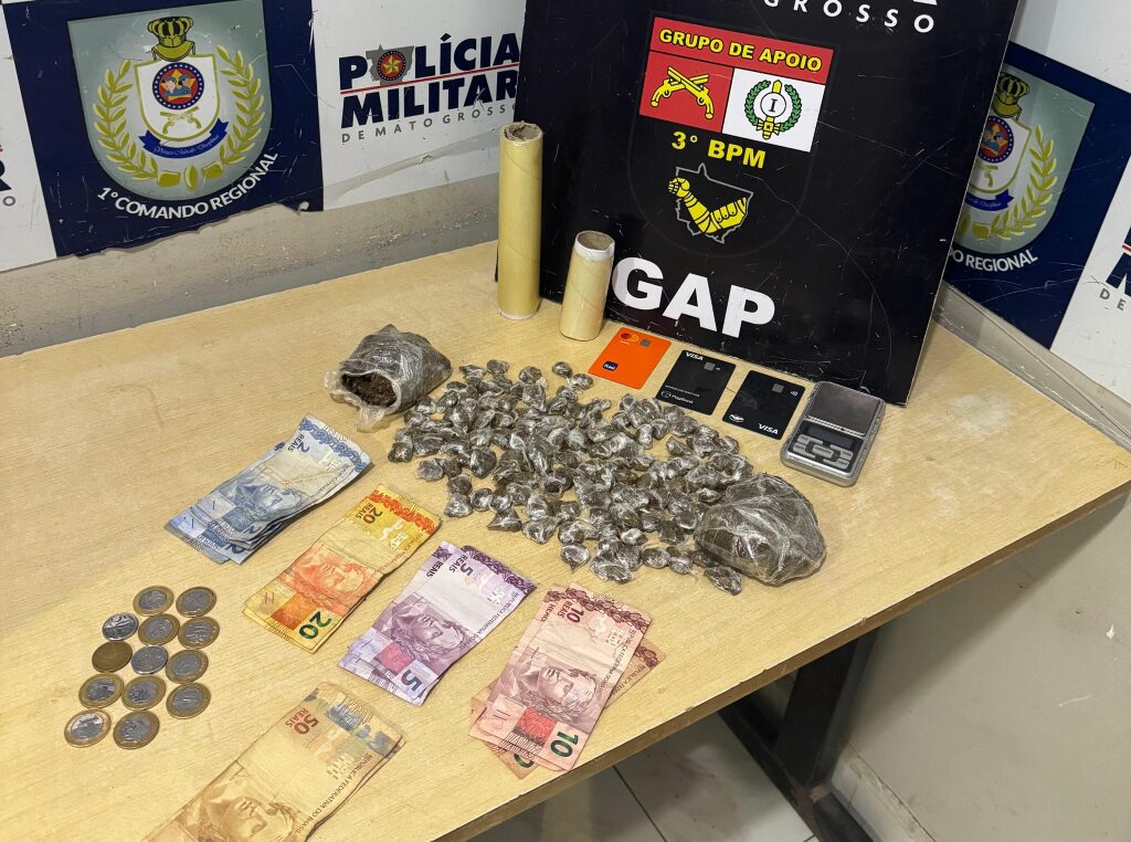 PM prende trio e apreende 128 porções de droga em Cuiabá