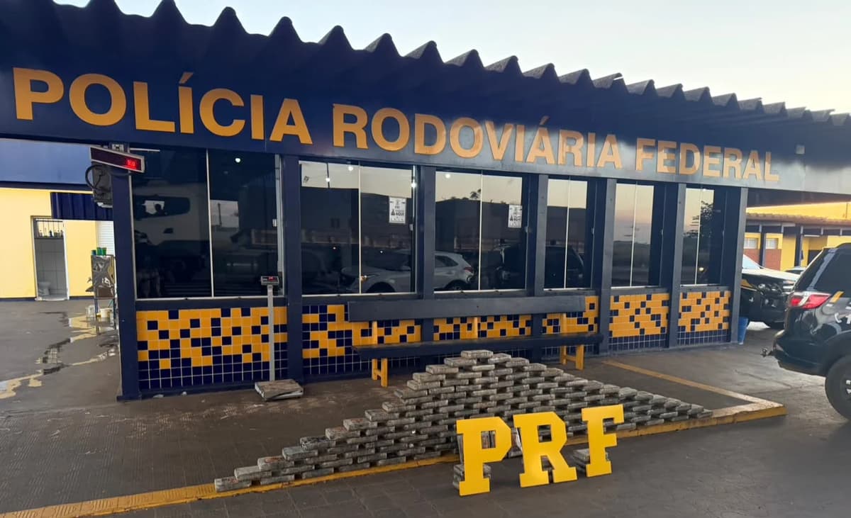 PRF apreende 155 kg de cocaína em caminhão em Rondonópolis
