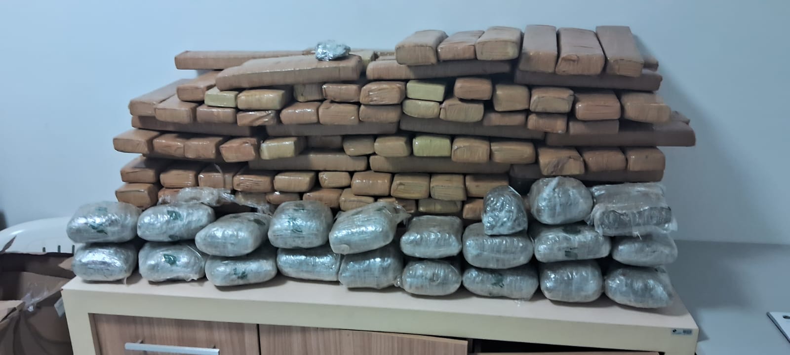 PRF apreende mais de 160 kg de drogas em Primavera do Leste