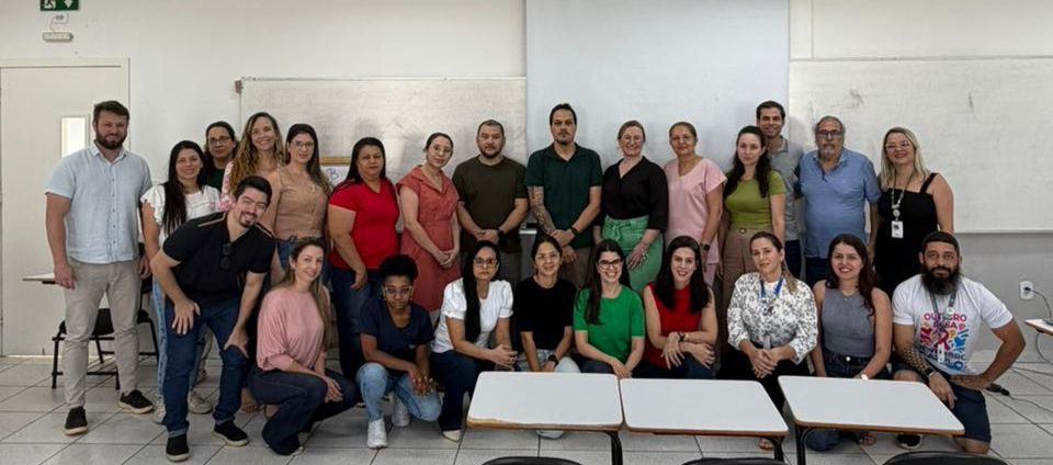 Primavera capacita profissionais em saúde mental