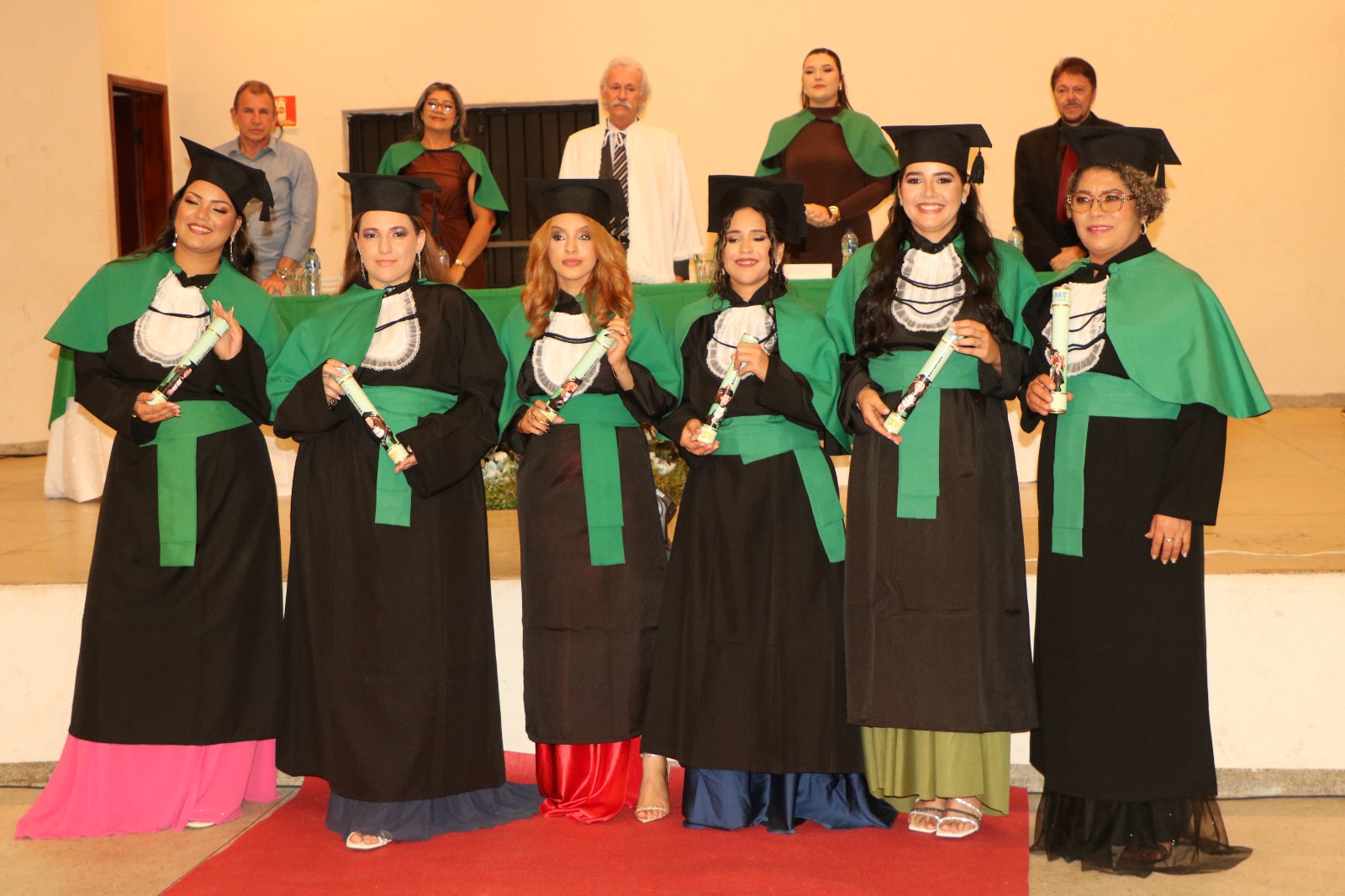 Primeira turma de Estética da Faculdades UNIMT se forma em Água Boa