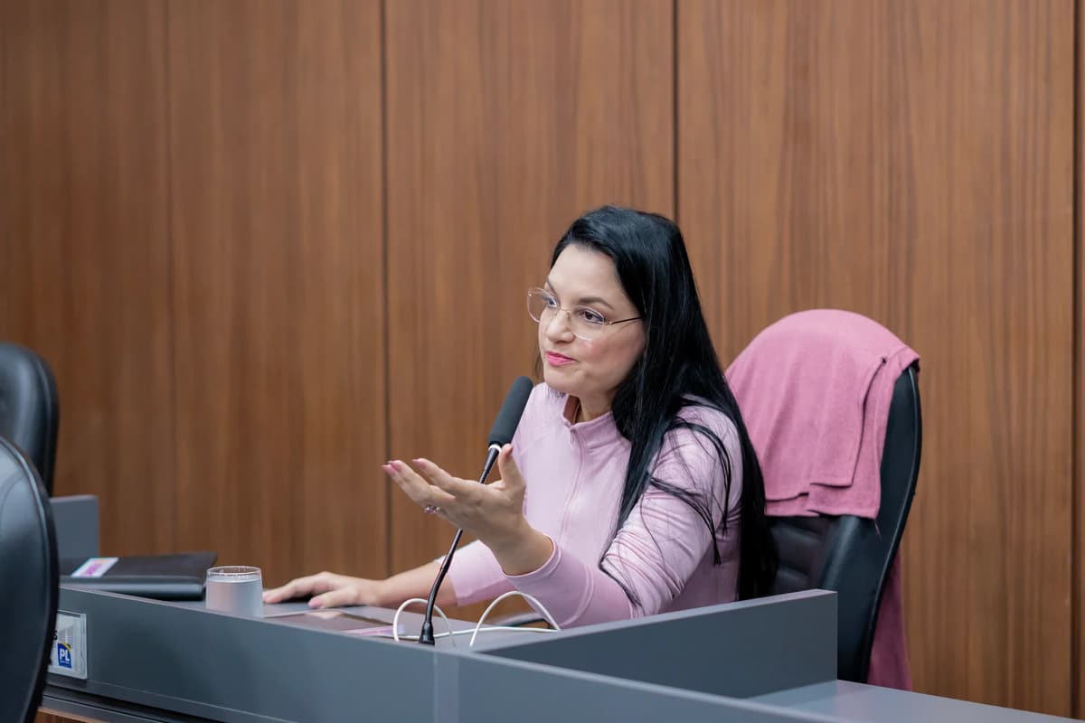 Samantha Iris critica feminismo e aponta viés ideológico em Cuiabá, MT