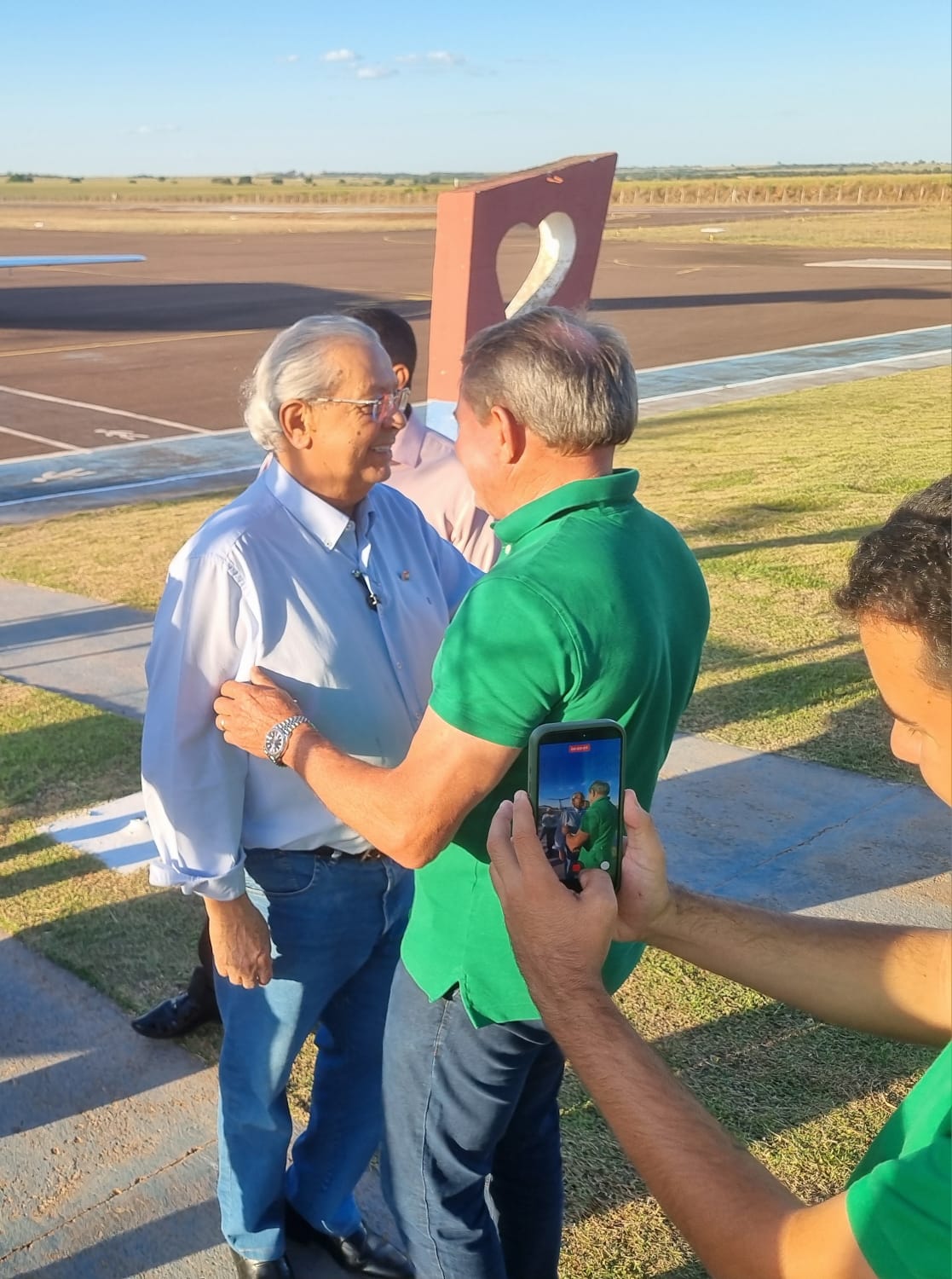 Senador Jayme Campos cumpre agenda em Água Boa