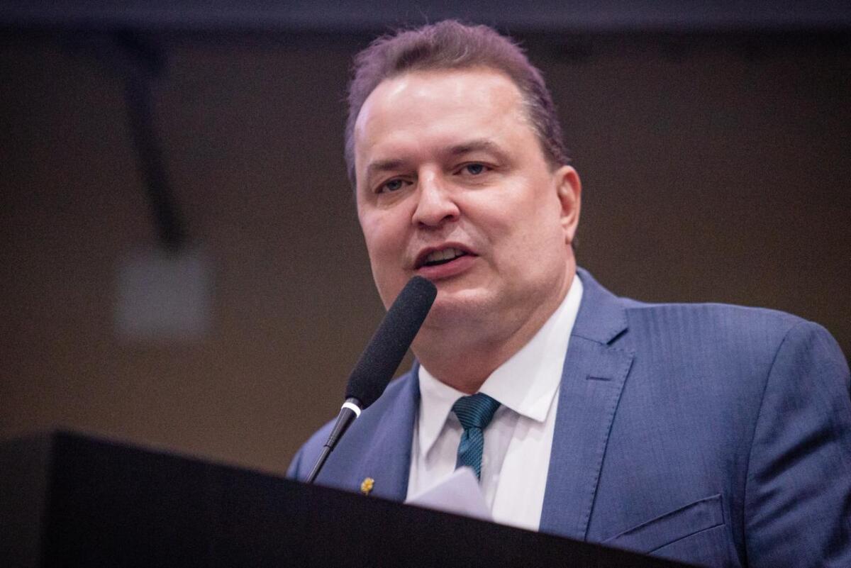 Servidores da Assembleia de MT apoiam reeleição de Max Russi