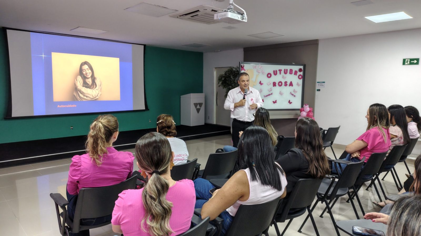 Sicoob Primavera do Leste encerra Outubro Rosa com foco na saúde