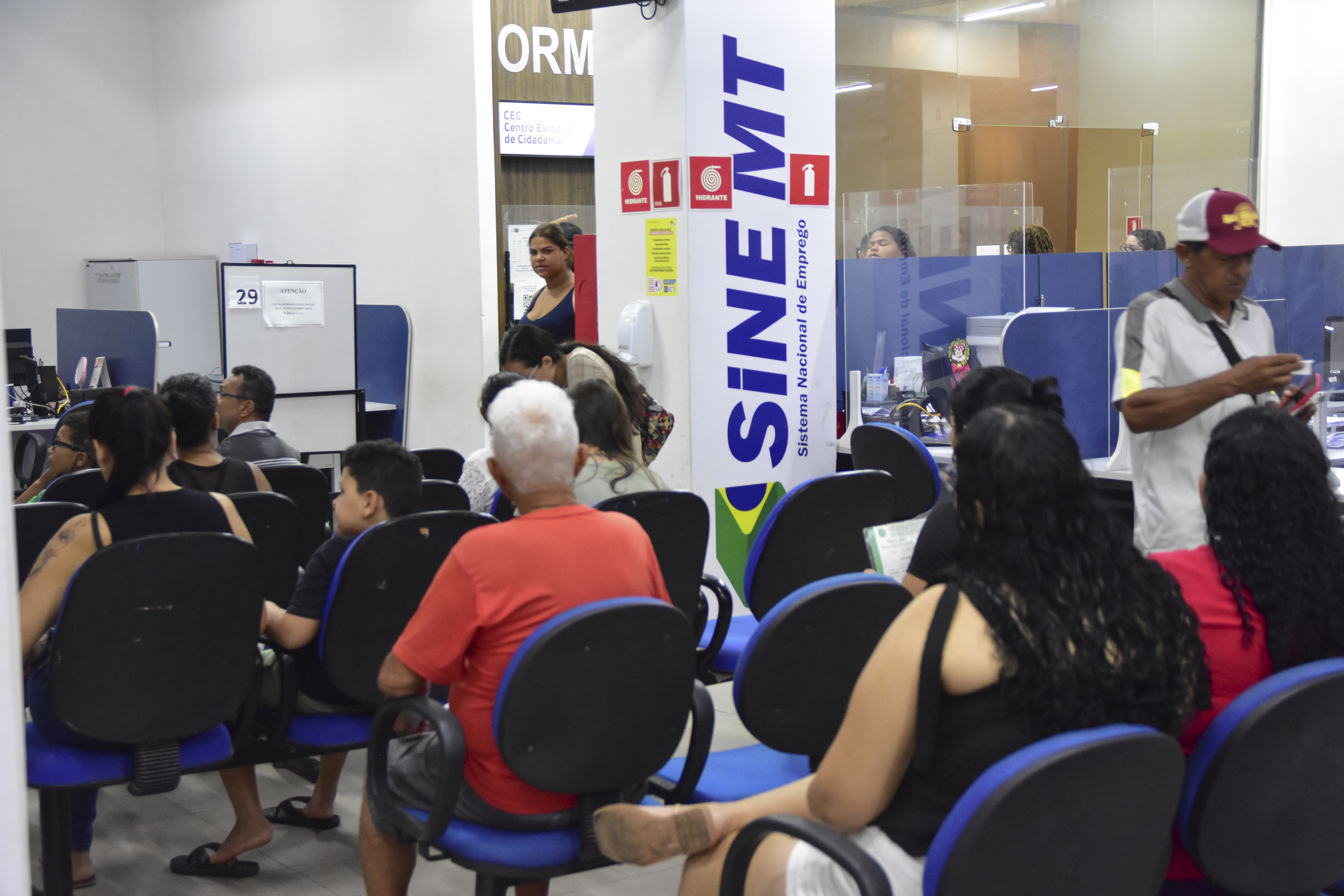 Sine abre mais de 2,1 mil vagas de emprego em MT